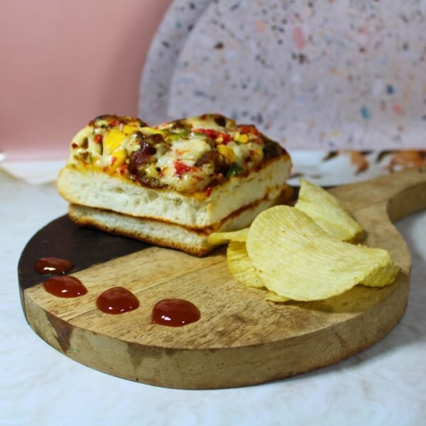 PUNJABS CAKE n BAKE - Chilli Paneer Pizza