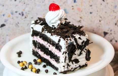 PUNJABS CAKE n BAKE - Personalize Your Celebration with Delicious Pastry in Aligarh